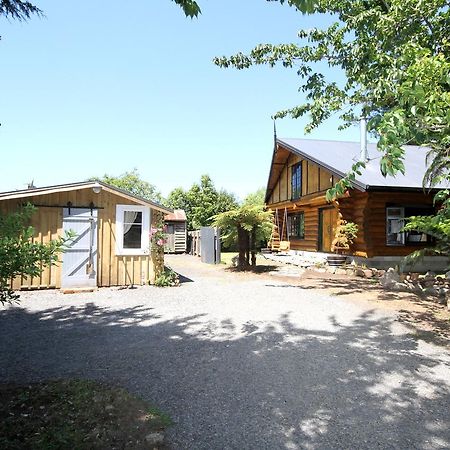 The Log Cabin & Packing Shed Villa Waihi Buitenkant foto