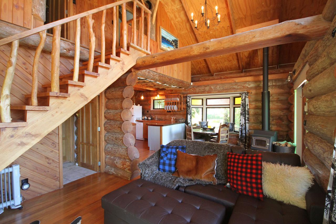 The Log Cabin & Packing Shed Villa Waihi Buitenkant foto