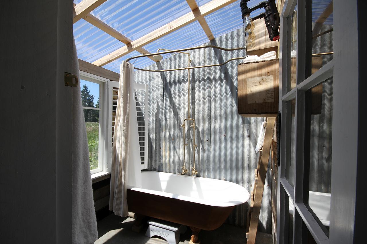 The Log Cabin & Packing Shed Villa Waihi Buitenkant foto