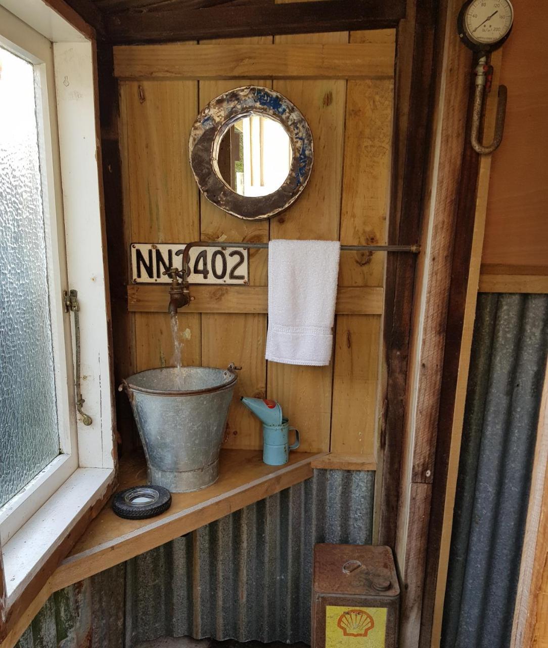 The Log Cabin & Packing Shed Villa Waihi Buitenkant foto
