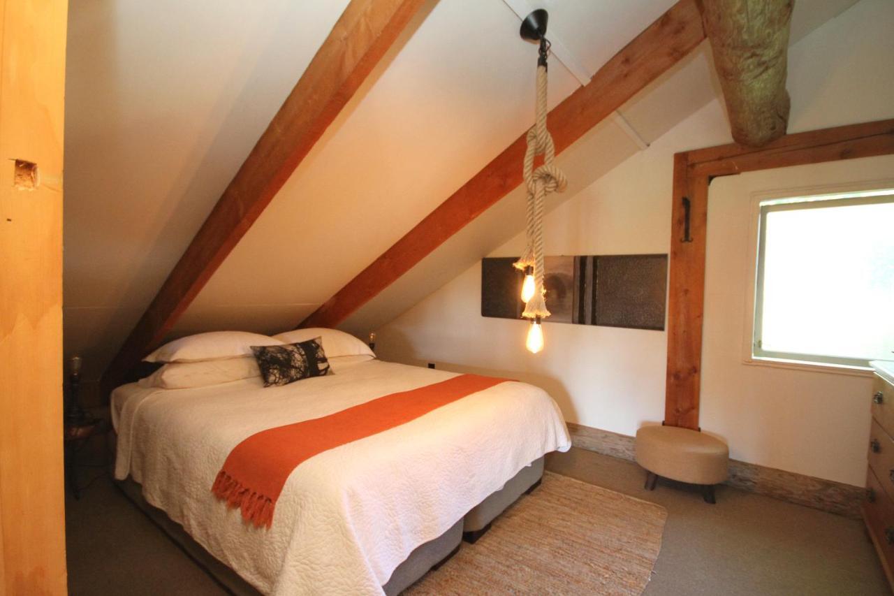 The Log Cabin & Packing Shed Villa Waihi Buitenkant foto
